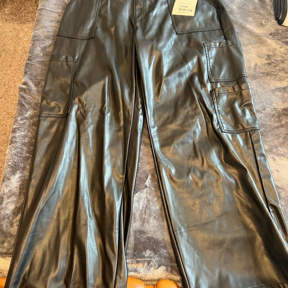 NWT No Boundaries Women’s Leather Black Cargo Pants, Size XXL (20)
